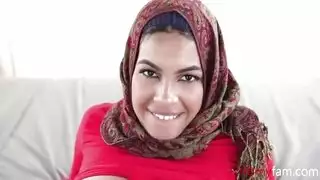 نجم إباحي أجنبي يملأ مهبل المرأة اللبنانية الضيق بالسائل المنوي