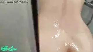 مشاركة الغرفة مع اختي ام تطيز كبيرة