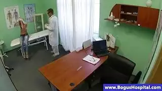 احتفال جنسي إباحي بقضيب كبير