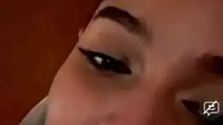 فتاة نظارات مفلسة تحصل على وجه نائب رئيس طازج