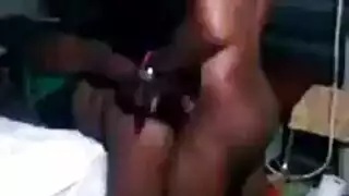 جنس ساخن في الشاحنة: ملء كسها الحلو بعمق