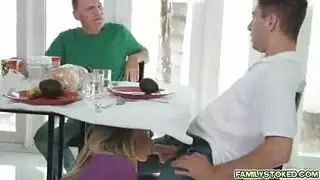 اتيدي الصديقه امه لزيالتها و ثم سكس