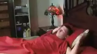 الابن الغشاش يحصل على جنس قوي من زوجة الأب اليائسة