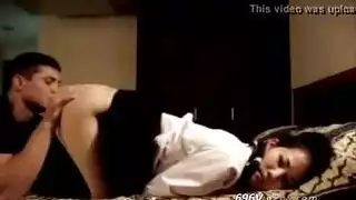 رسوم إكس إكس إكس: خنثى تأخذ القضيب وتردّه