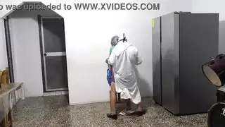 إباحي عربي صريح: استشارة القس تتحول إلى جلسة جماع جامحة