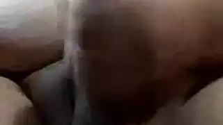 العاهرة الجميلة السمينة: وشم واستمناء صريح من أجل المال