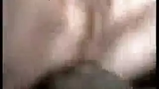 مؤخرة المراهقة الضيقة تُحشى بالقضيب بعد أن طلبت اختراقًا عنيفًا