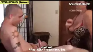 أسرار عائلة عربية: العمة والأم تتبادلان الجنس الفموي